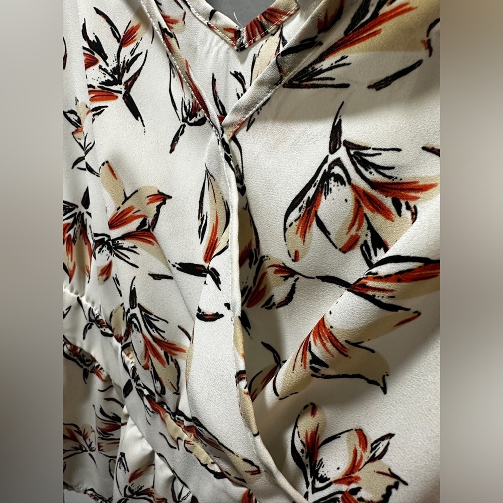 Sienna Sky Cream Floral Top Size Medium - Picture 4 of 6